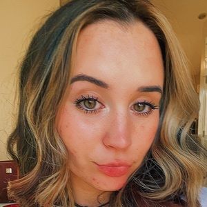Meet your Posher, Brenna
